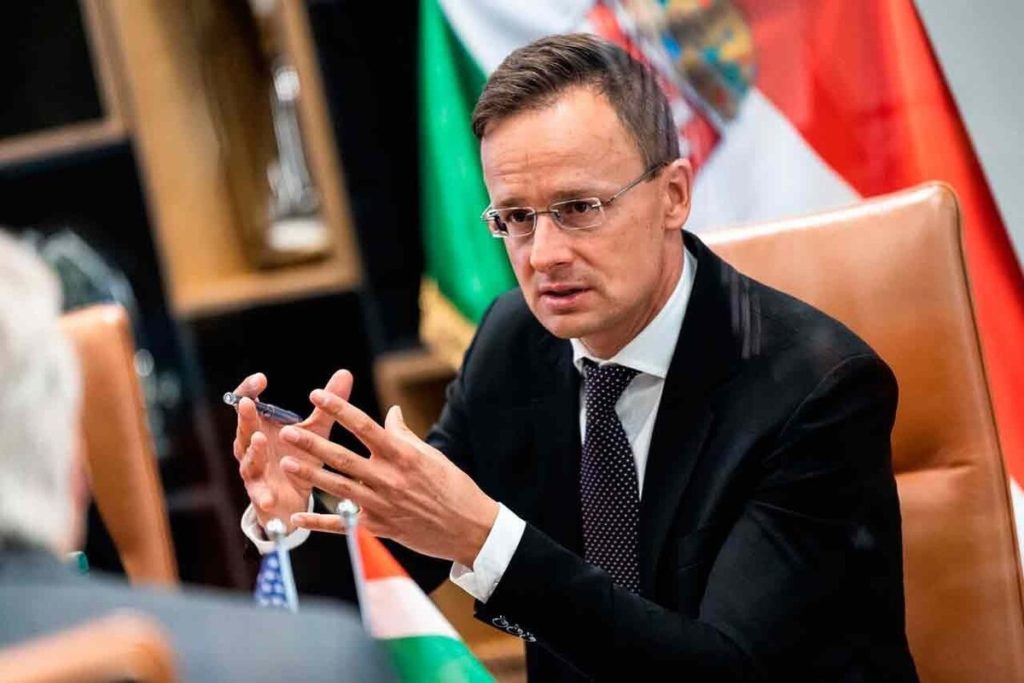 Глава МИД Венгрии Сийярто уверен, что стратегия ЕС и США по Украине провалилась