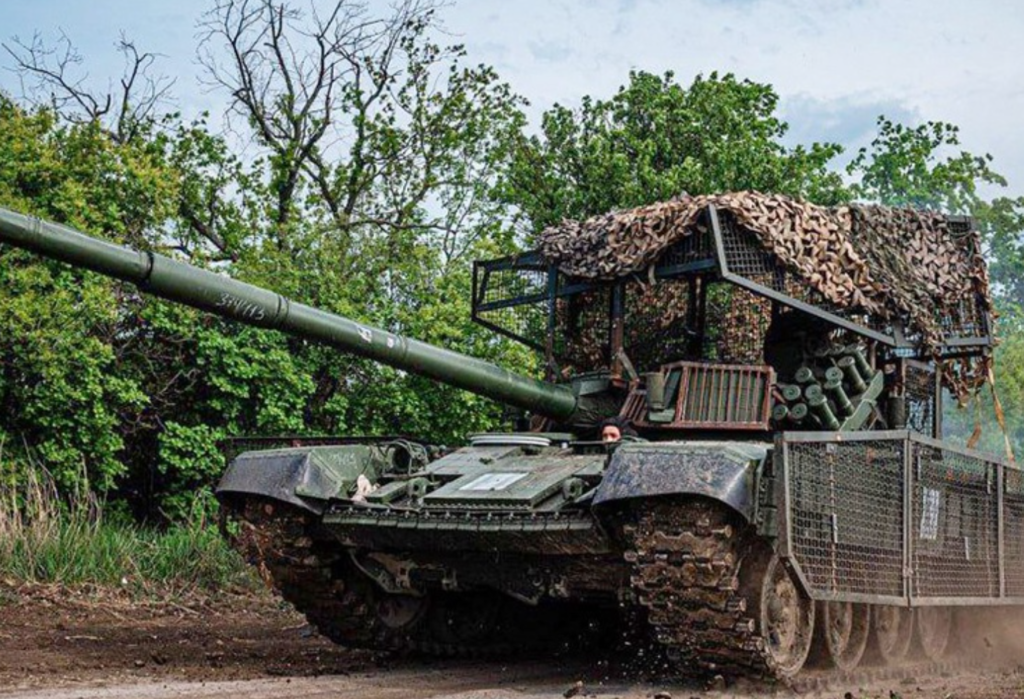 Доработанный танк PT-91 Twardy польского производства заметили на Украине