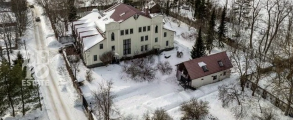 Из-за низкого спроса дом Аллы Пугачевой на Истре подешевел до 125 млн рублей