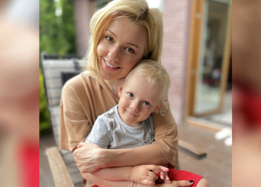 Юлианна Караулова показала совместное фото со своим сыном Александром