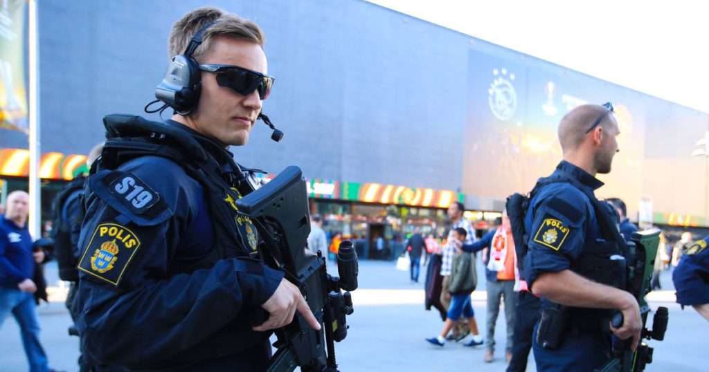 В Швеции "мигранты-ловеласы" через постель выманивали информацию у полиции