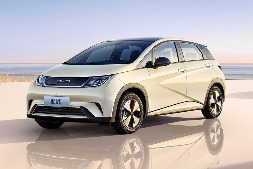 Продажи автомобилей с ДВС впервые уступили место "зеленым" авто в Китае