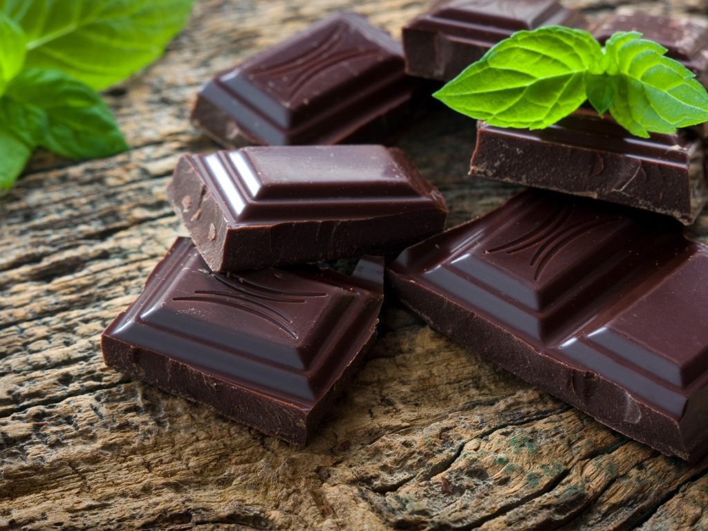 Врач-диетолог Кривченков опроверг миф о том, что шоколад вызывает ожирение